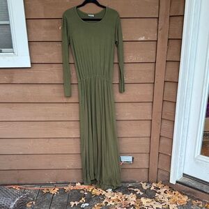 EARTHBOUND Forest Green Long Sleeve Dress with pockets size medium